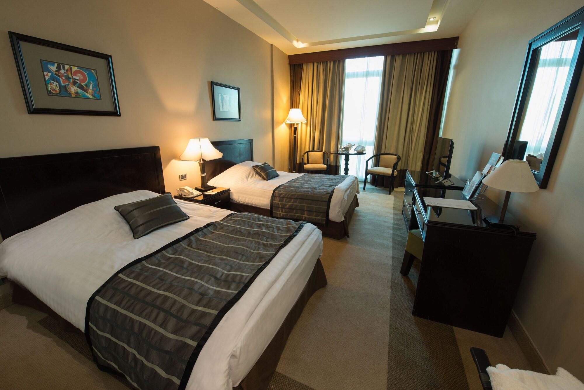 Century Park Hotel Amman Ngoại thất bức ảnh