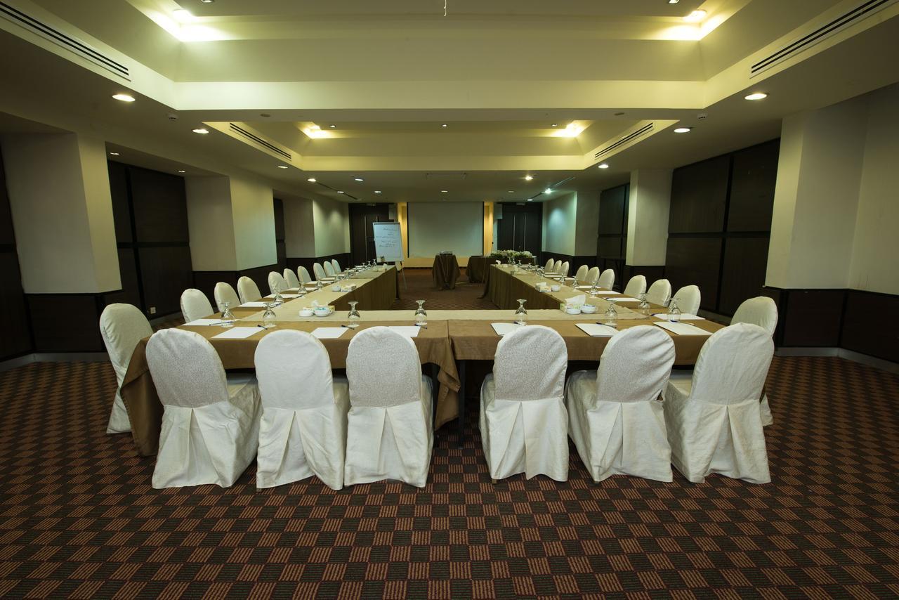 Century Park Hotel Amman Ngoại thất bức ảnh