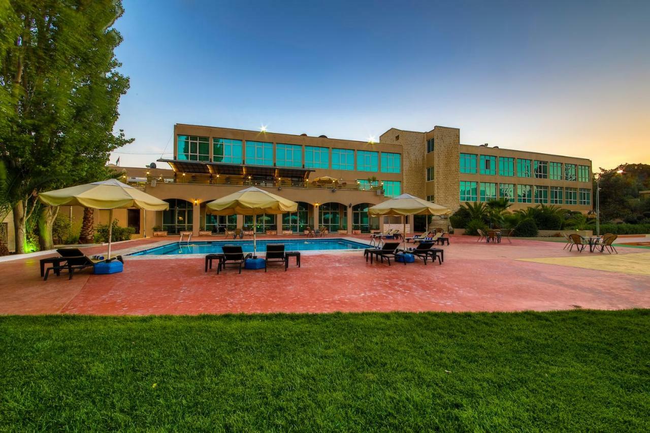 Century Park Hotel Amman Ngoại thất bức ảnh