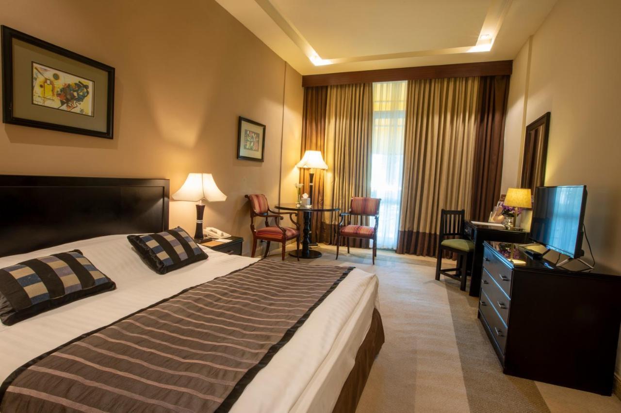 Century Park Hotel Amman Ngoại thất bức ảnh