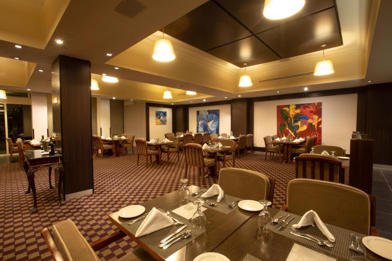 Century Park Hotel Amman Ngoại thất bức ảnh