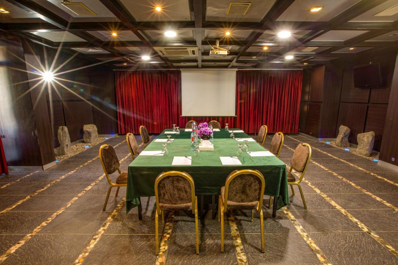 Century Park Hotel Amman Ngoại thất bức ảnh